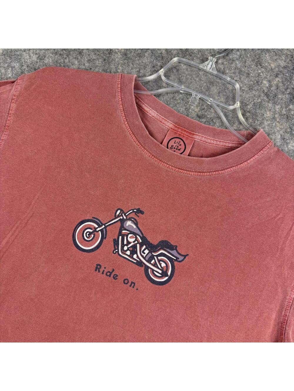 Life Is Good Men’s T Shirt Distressed Red Ride On Motorcycle Medium EUC 853